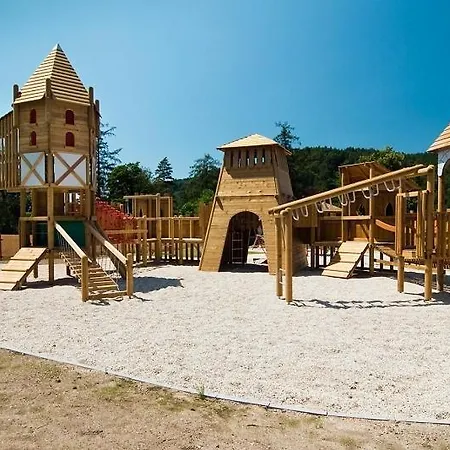 Max - Whirlpool & Bazen & Sauna Semesterbostad