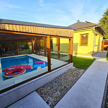 Max - Whirlpool & Bazen & Sauna *