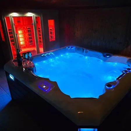 Max - Whirlpool & Bazen & Sauna *