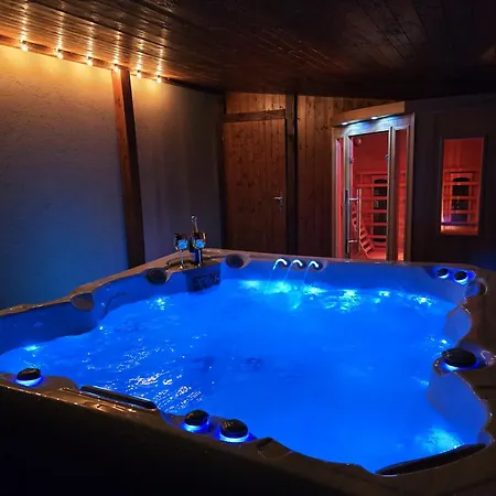 Max - Whirlpool & Bazen & Sauna