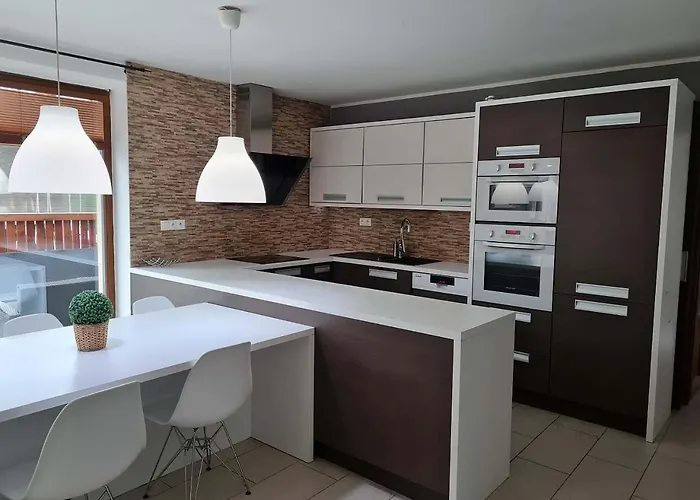 Max - Whirlpool & Bazen & Sauna 度假居